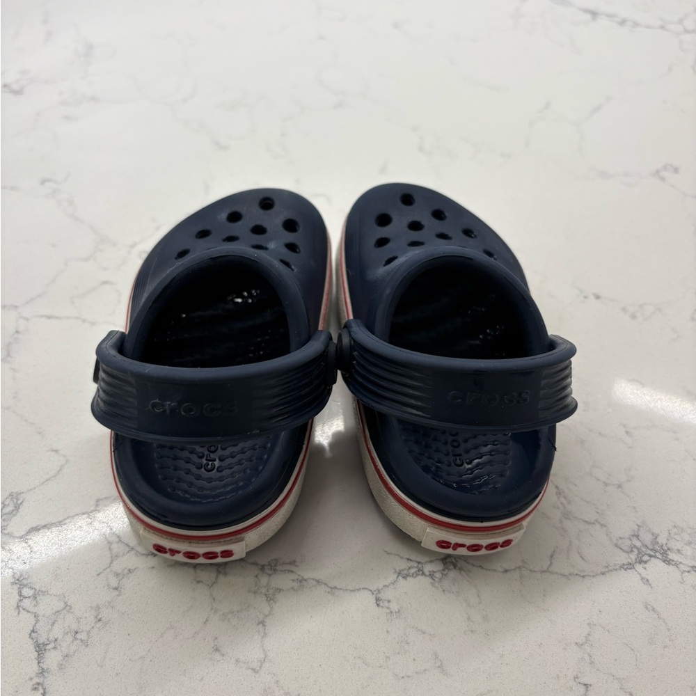 Boys crocs size 4